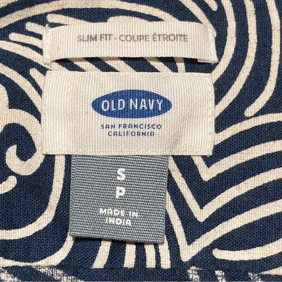 Old Navy Blue and White Wave Pattern Casual Shirt - Picture 7 of 13